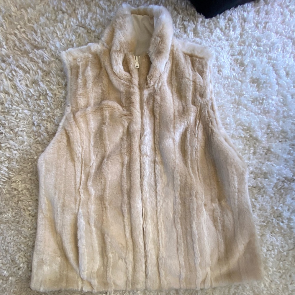Faux fur vest for women